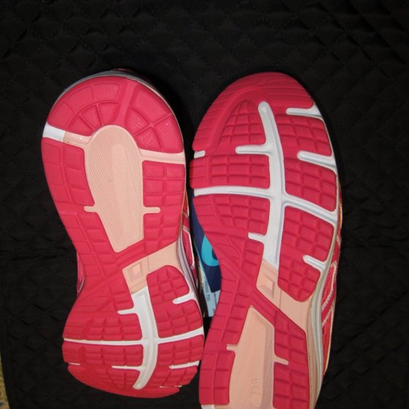 Asics Hot Pink DuoMax Gel GT-1000 - Picture 4 of 10